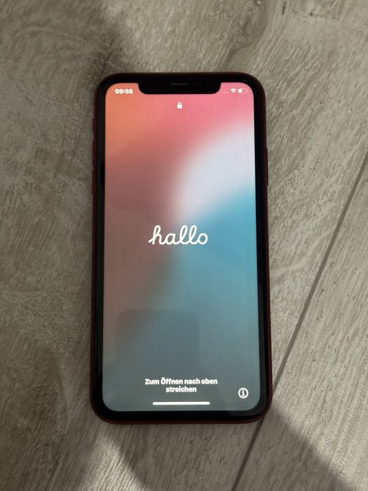 iPhone 11 Красный