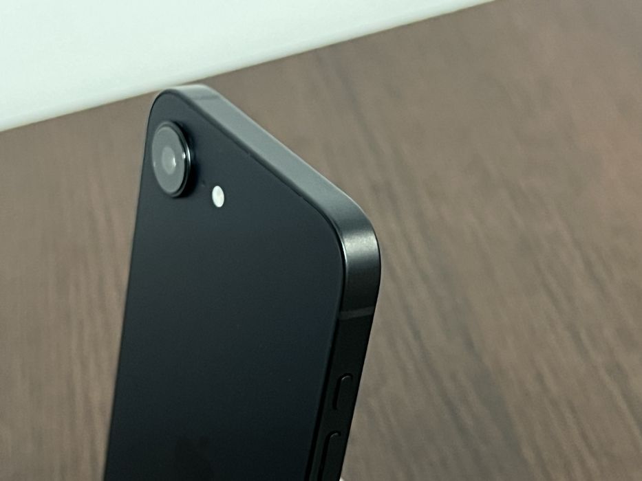 Amanet Royal CB : iPhone 16e 128GB