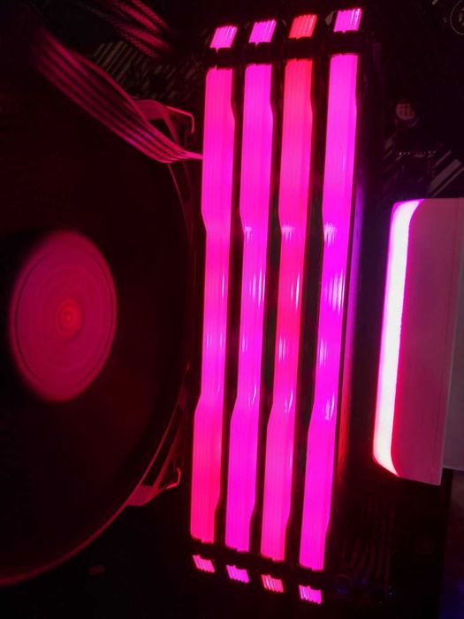 16GB DDR4 3200Mhz CL16 - Corsair Vengance RGB PRO