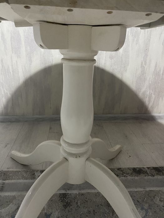 Стол кухонный, дерево