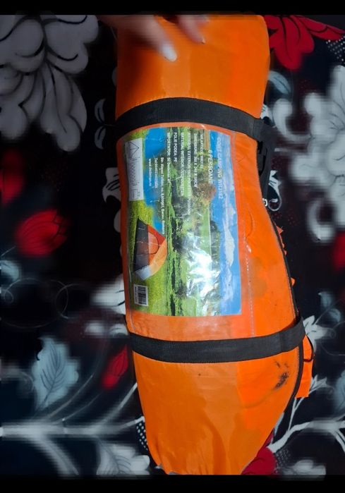 Cort pentru 6 persoane