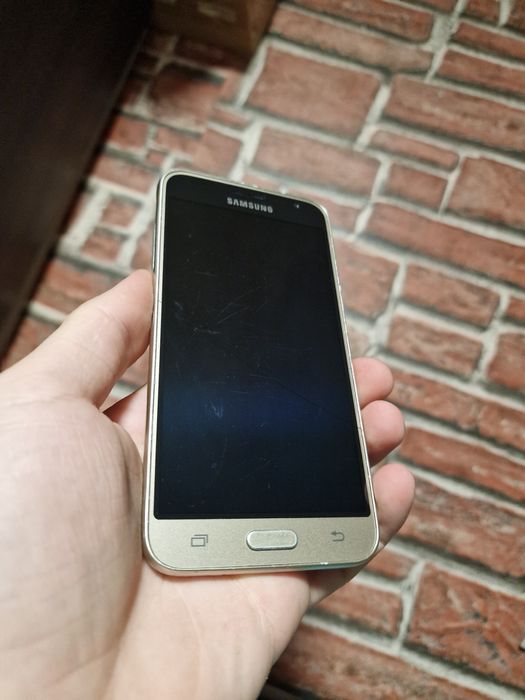 Galaxy J3 (2016)