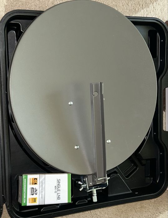 Kit antenă satelit portabilă DenisNetwork + TV LED 15.4” Full HD – Complet