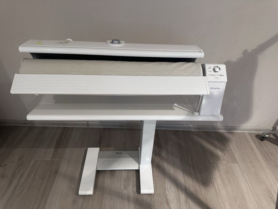 Гладачна машина Miele B995D