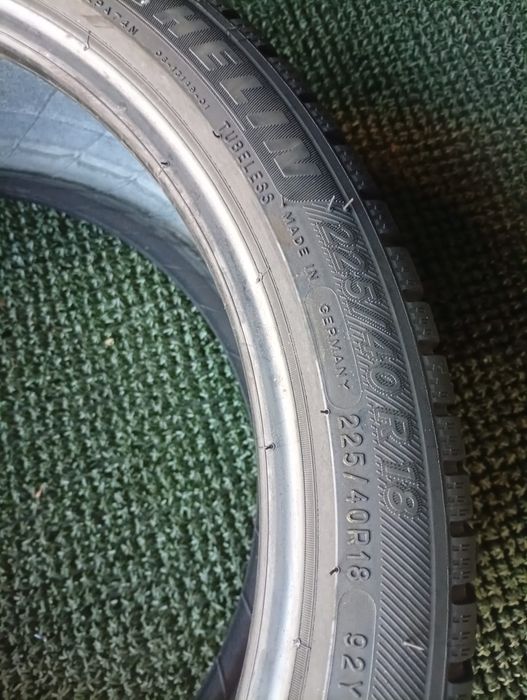 225 40 18 Pirelli și Michelin m+s