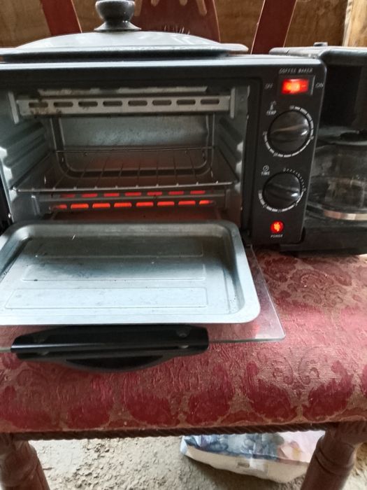 кофеварка,пирогница