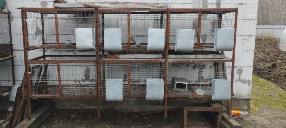 Продам клетки для кроликов.