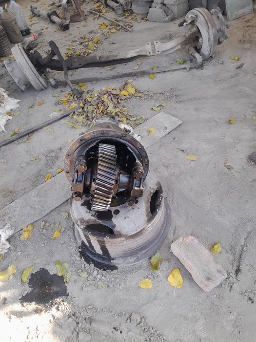 Зил запчастлар сотилади