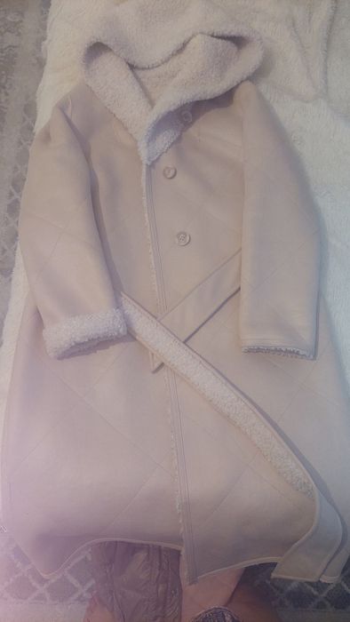 Дубленка молочног цвета