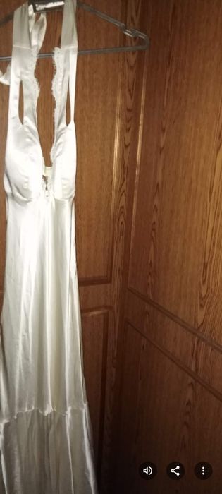 Женская одежда костю и платья на выход модно в ресторан.мы