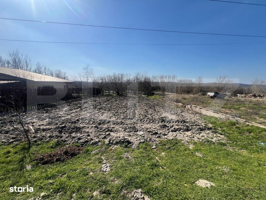 Teren intravilan 351 mp, stradal, zona Izvor