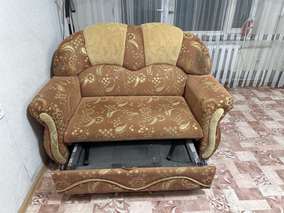 Продам срочно диван