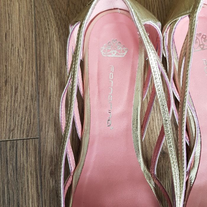 Нови златисти сандали / балерини Fornarina