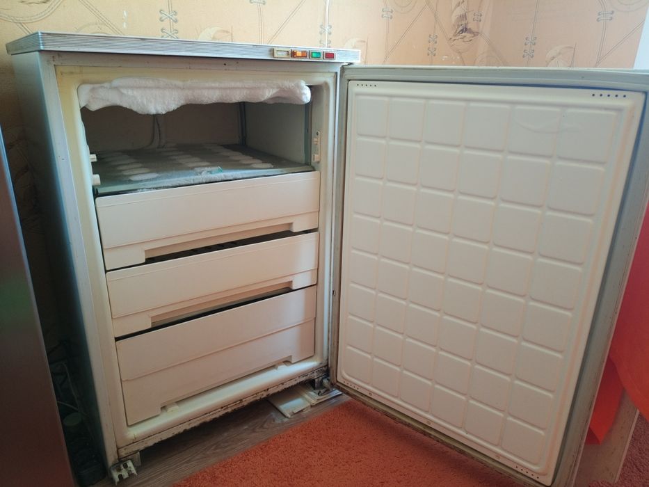 Морозильник Бирюса