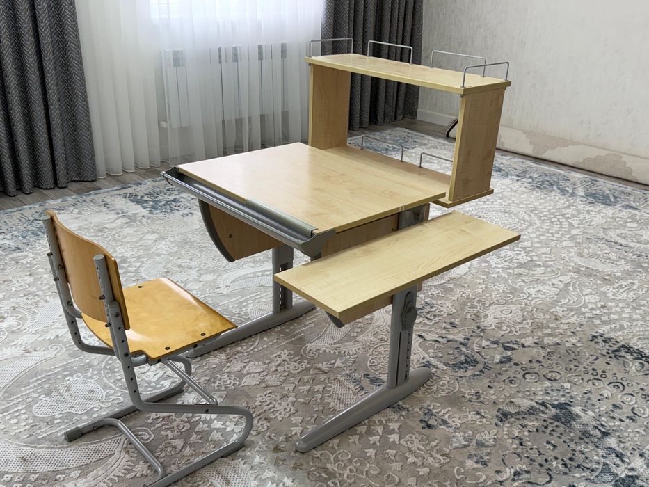 Стол рабочий в хорошем состоянии