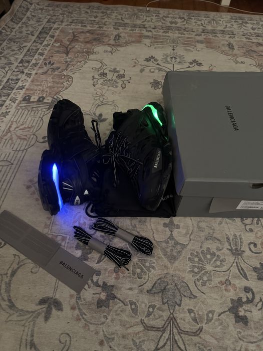 balenciaga track led