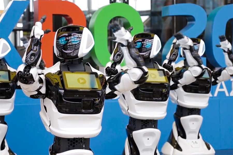 Робот-консультант Promobot V.4