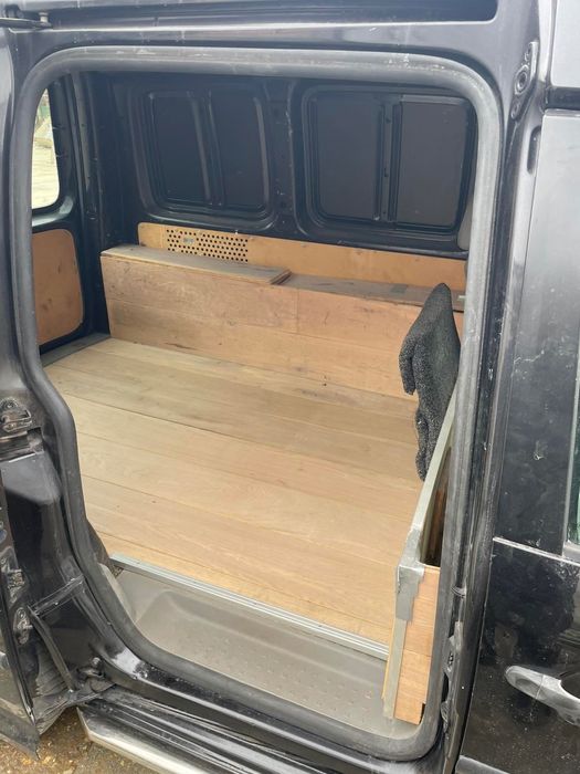 Продавам Volkswagen Caddy