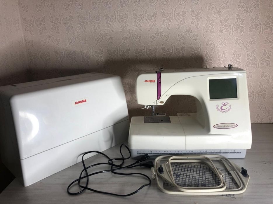 Вышивальная машина Janome 350E Memory Craft