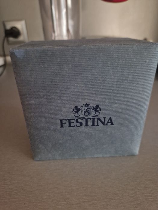Часовник Festina