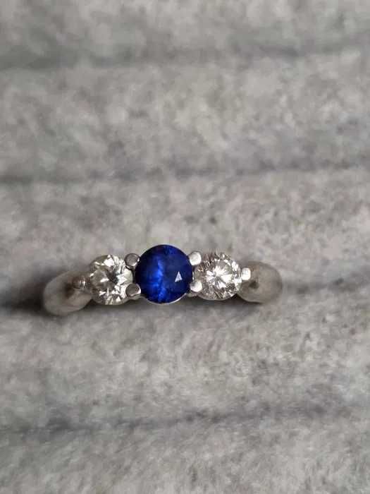 Inel Aur 18 kt cu diamante naturale si safir