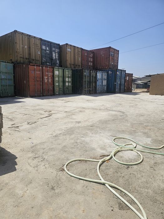 Сдаются в аренду контейнеры под склад в промзоне.