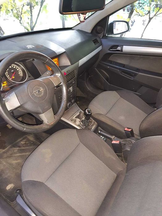 Autoturism OPEL astra H