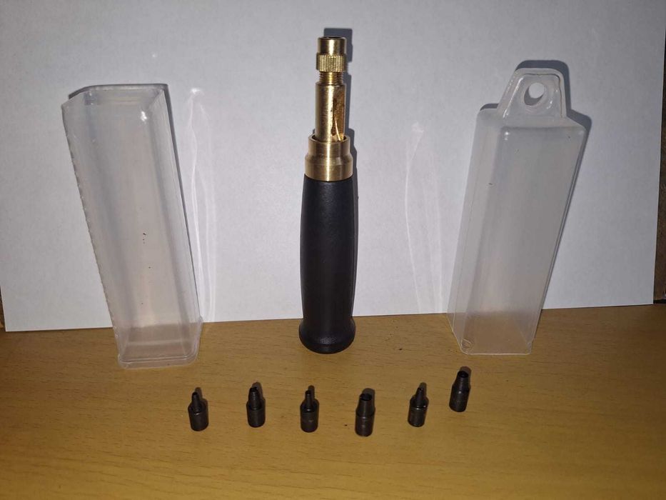 Ручной пробойник для кожи