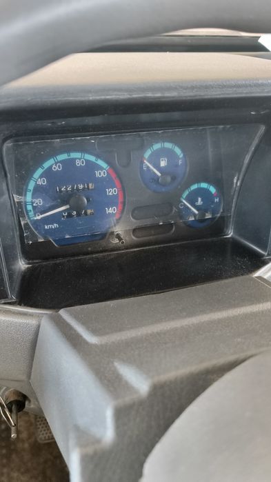 Дамас сотилади нактга