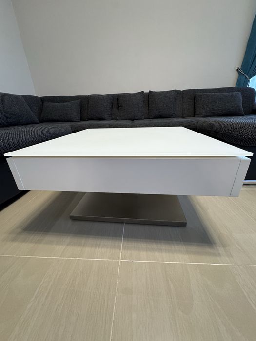 Masuta de cafea rotativa