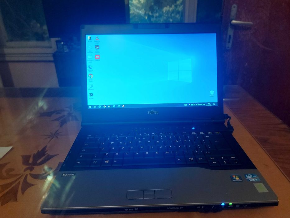 Fujitsu Siemens S752