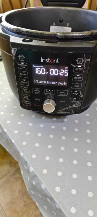 Мултикукър Instant Pot Duo Crisp 11-in-1 (6.2L) с ОФИЦИАЛНА ГАРАНЦИЯ