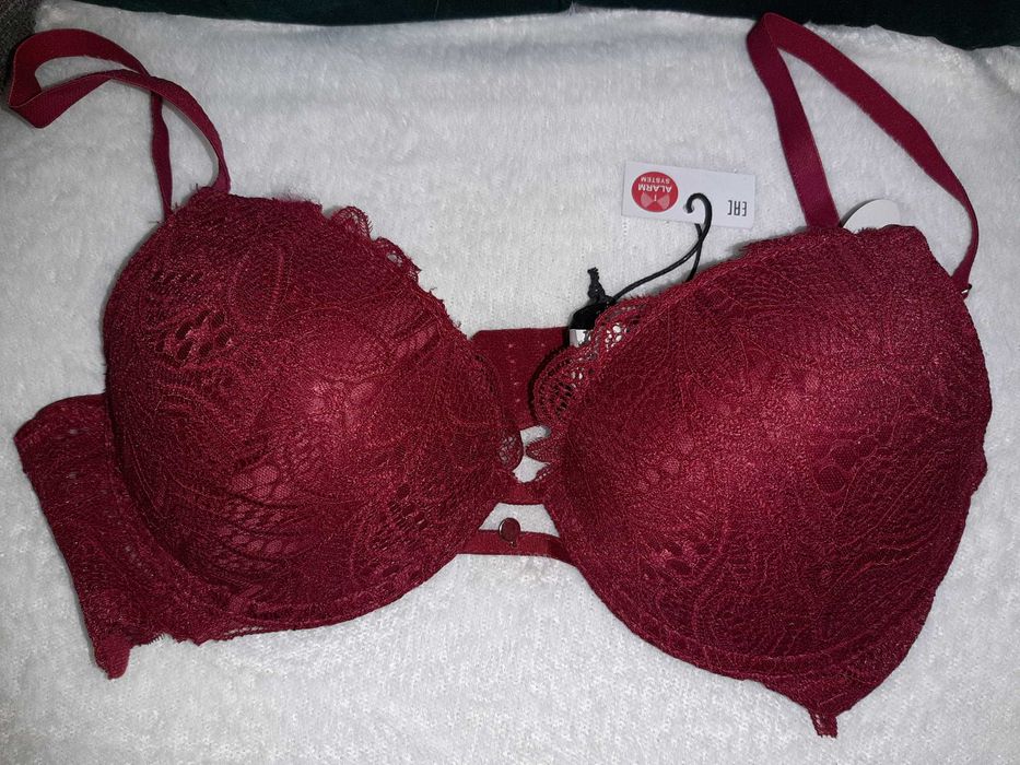 Sutien rosu dantelat superb cu burete NOU stil Victoria's Secret