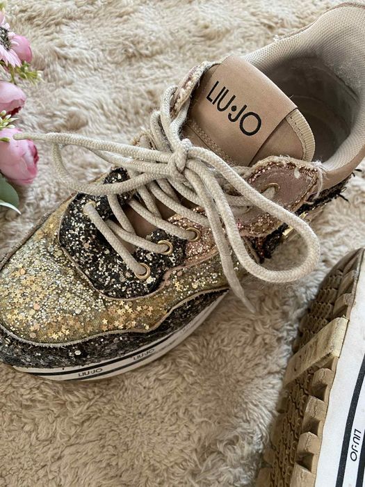 Оригинални сникърси на Liu Jo