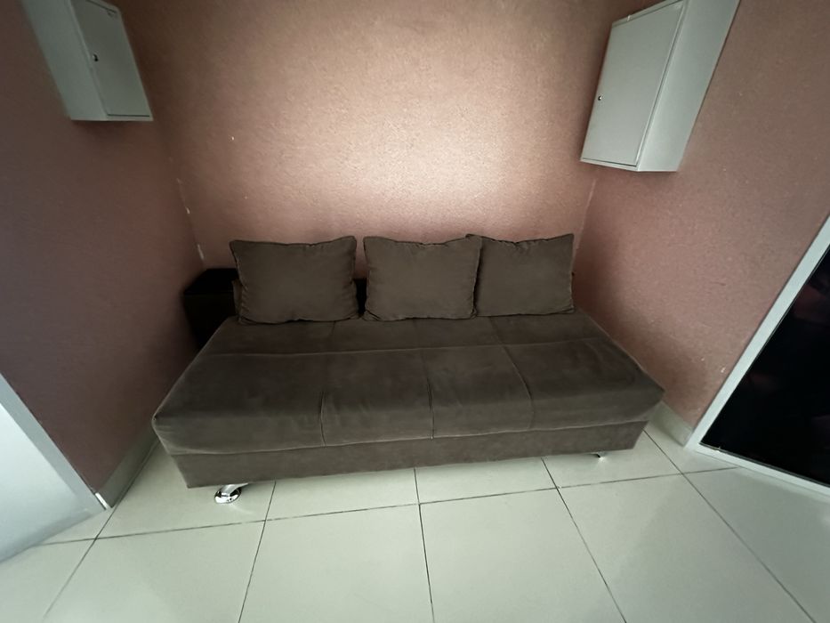 Мебел диван 3 подушки