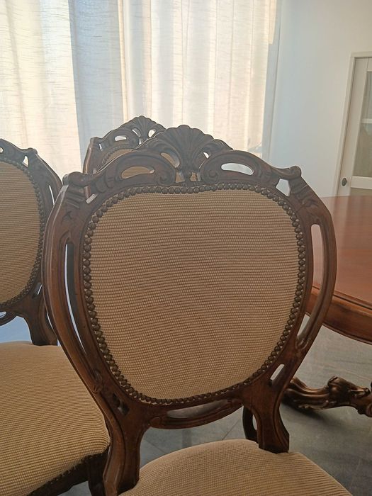 Маса и 4 стола от масивен орех – бароков стил, 1970 г.