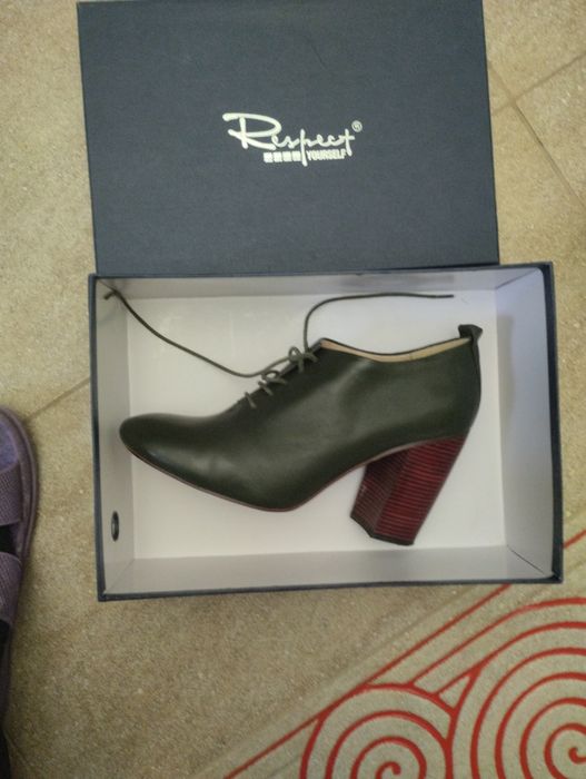 Продам модельные туфли кожаные