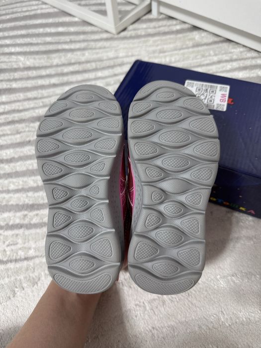 Продам туфли для девочки