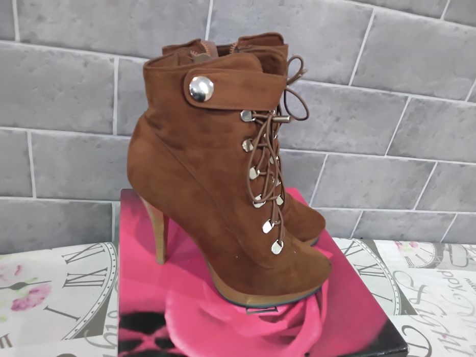 Продам детскую обувь