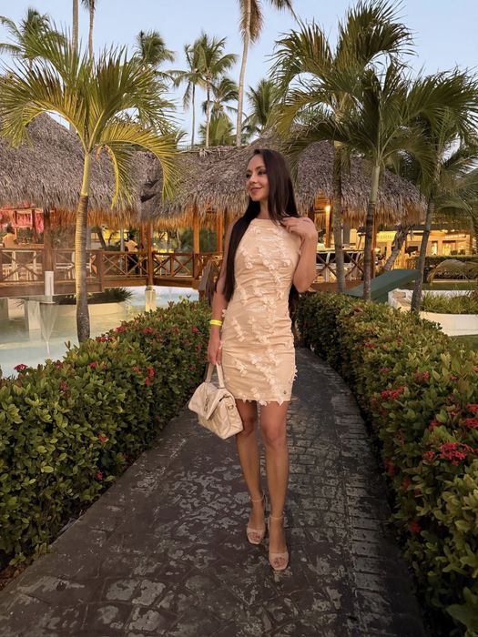 Красива рокля Amia/Амия