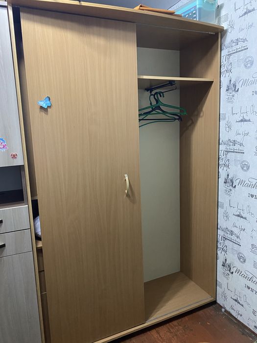 Продам шкаф в нормальном состоянии