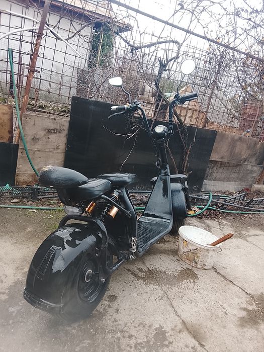 Vând scuter electric electric are ars controlarul și bordul in rest merge tot  îl vând urgent nu mai am ce face cu el