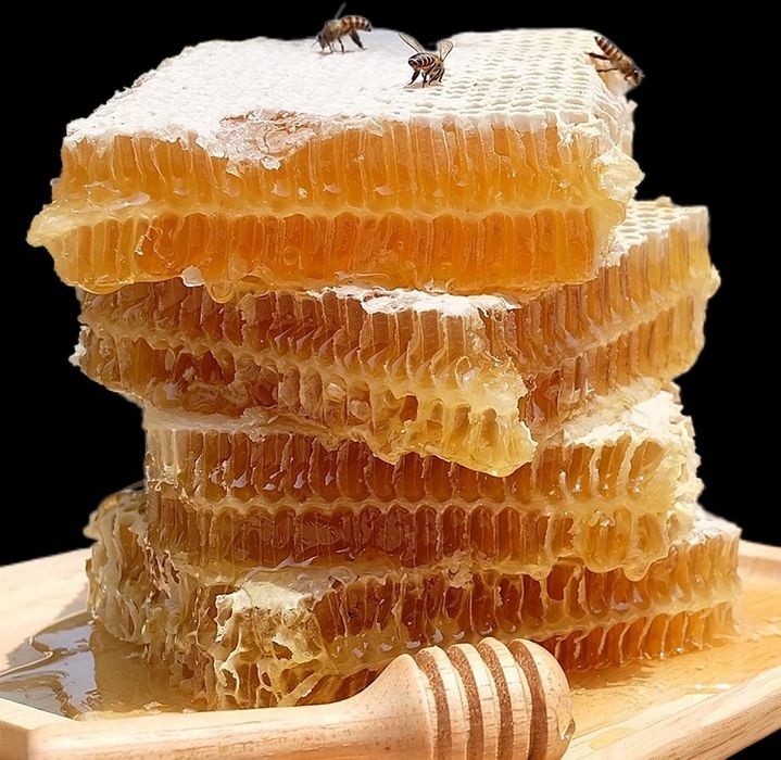 Сотовый мёд в подарочной упаковке