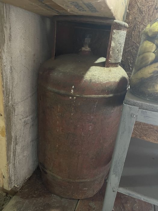 Продам 2 газовых баллона