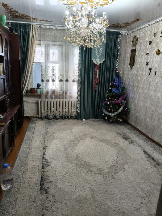 Продаеться квартира 3 комнатная