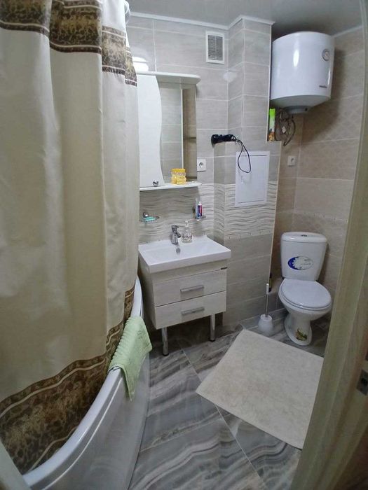 продается 2 комнатная в центре