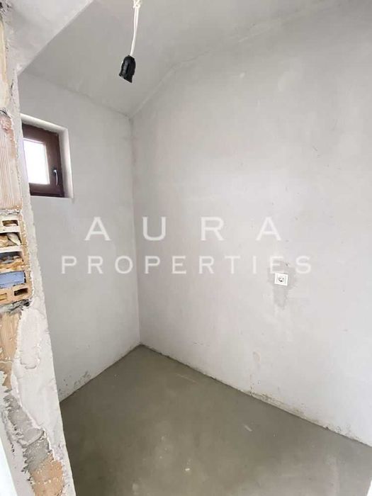 Продава се Тристаен апартамент в Разград, Варош - 86 кв.м за 1003 €/кв.м - Снимка #8