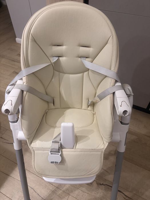 Scaun de masa bebelusi