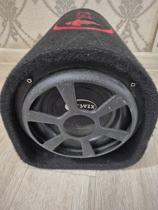 Сабвуфер продам почти новый