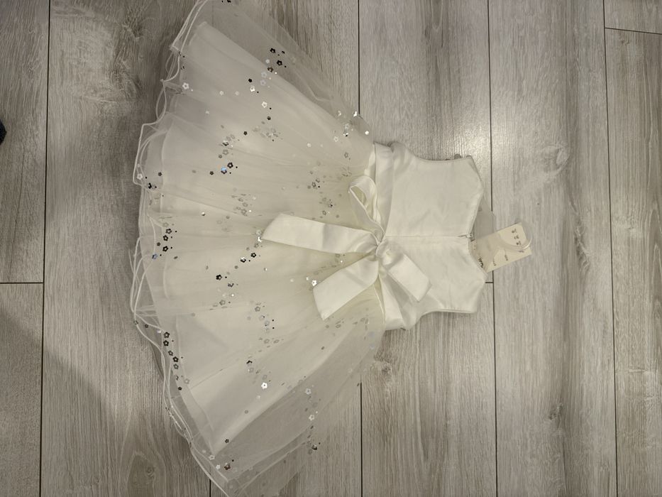 Официална рокля за бебе